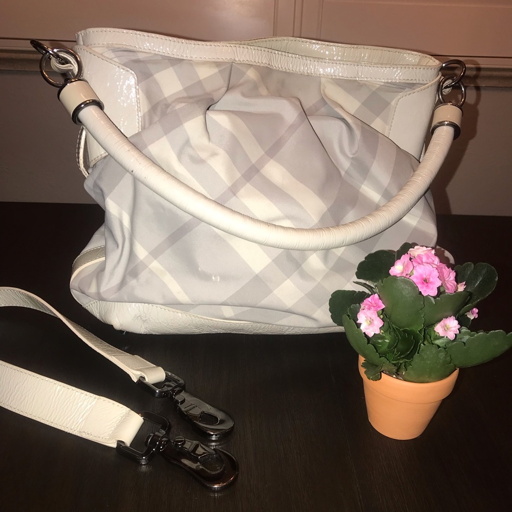 Burberry ~ White Shoulder Bag